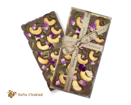 Milk Chocolate with Mixed Nuts & Rose Petals – 126g
